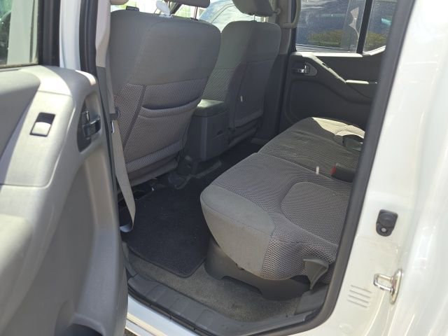 Used 2017 Nissan Frontier SV image 5