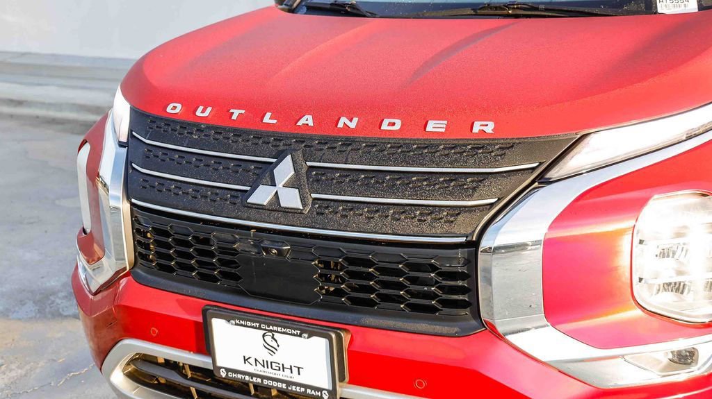 Used 2024 Mitsubishi Outlander SEL image 6