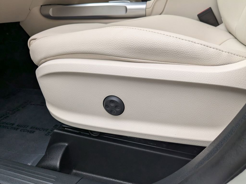 Used 2023 Mercedes-Benz GLB 250 image 13