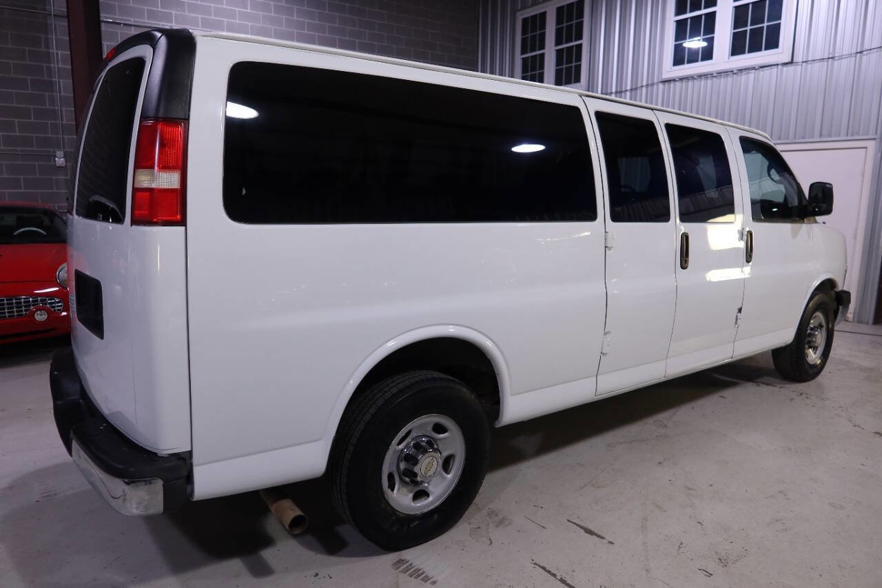 Used 2015 Chevrolet Express 3500 LT w/ LT Preferred Equipment Group image 4