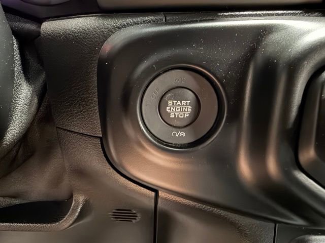 Used 2020 Jeep Gladiator Sport AWD/4WD image 33