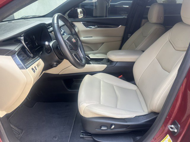 Used 2017 Cadillac XT5 FWD image 11