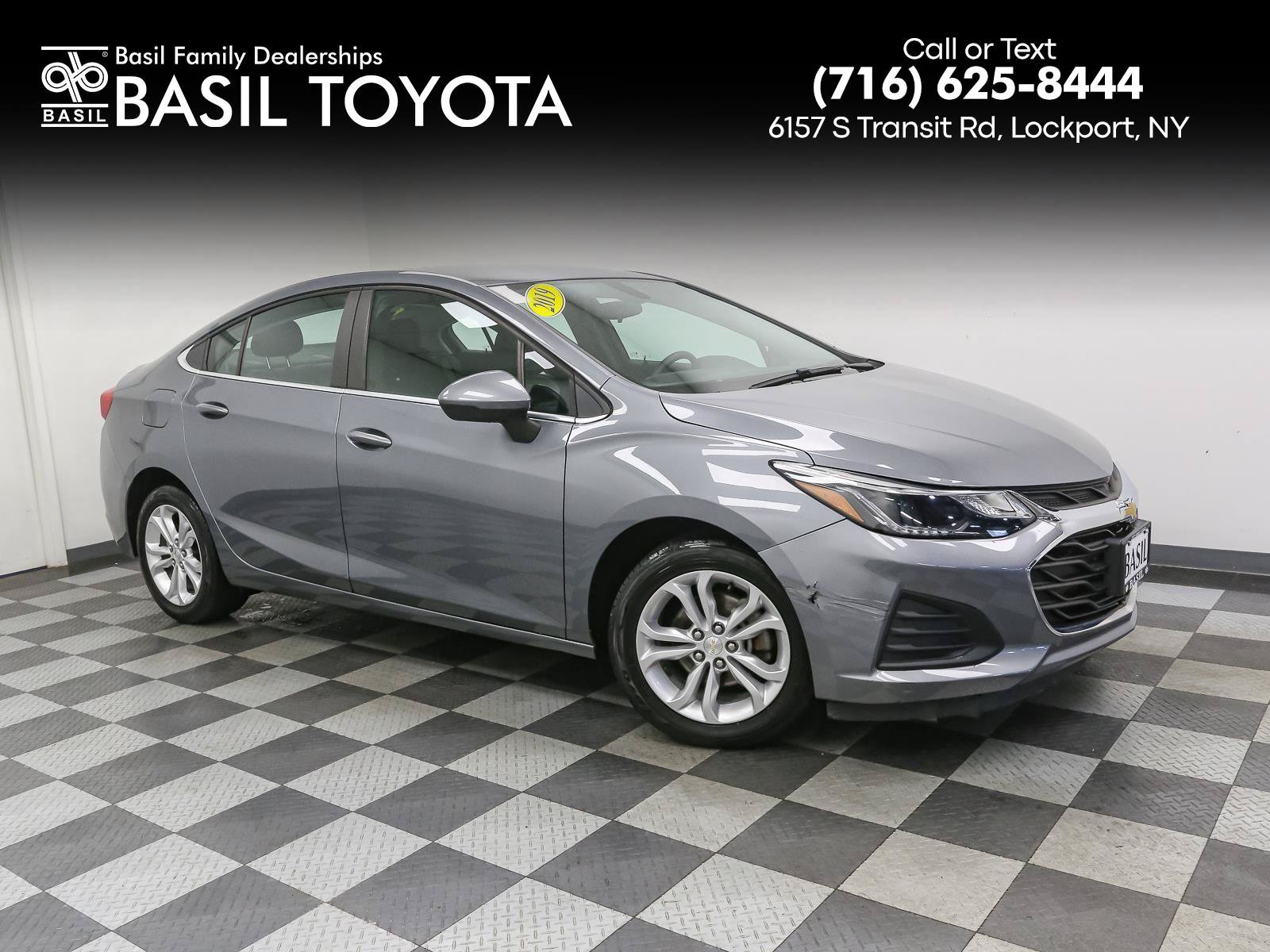 Used 2019 Chevrolet Cruze LT FWD image 1