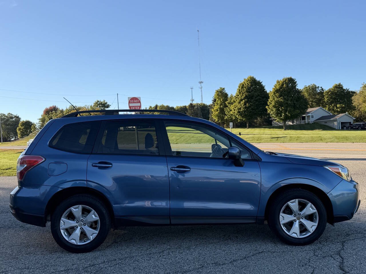 Used 2015 Subaru Forester 2.5i Premium AWD/4WD image 6