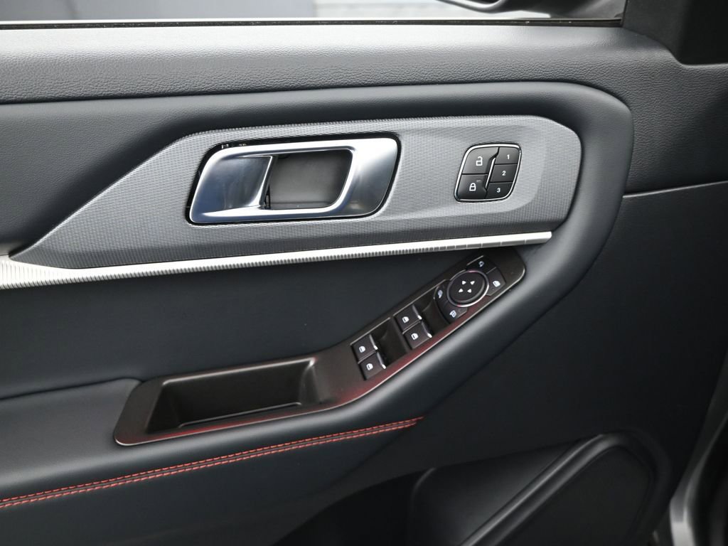 Used 2025 Ford Explorer ST-Line w/ Premium Package image 11