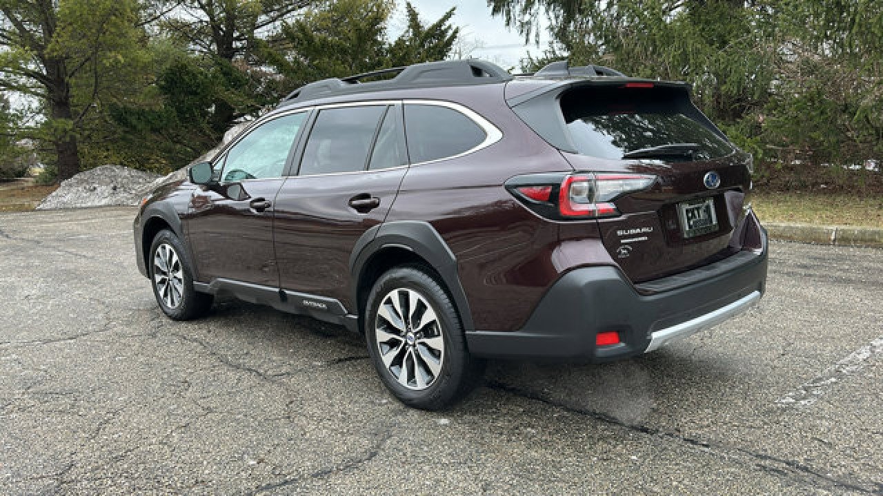 Used 2025 Subaru Outback Limited XT image 8