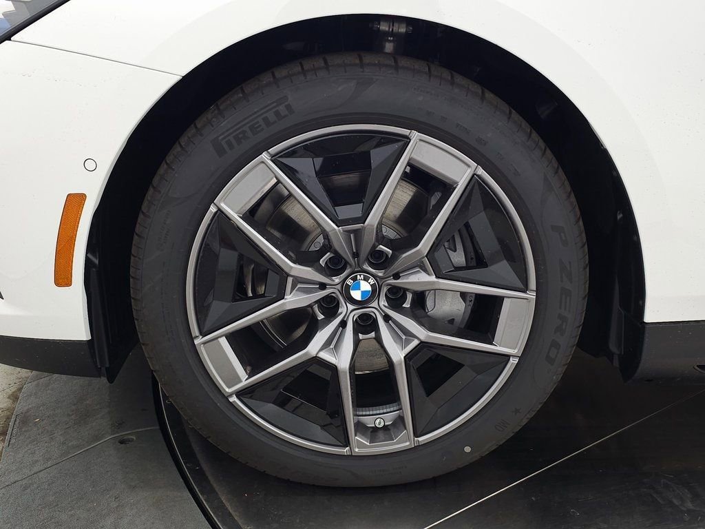 New 2026 BMW i5 eDrive40 image 8