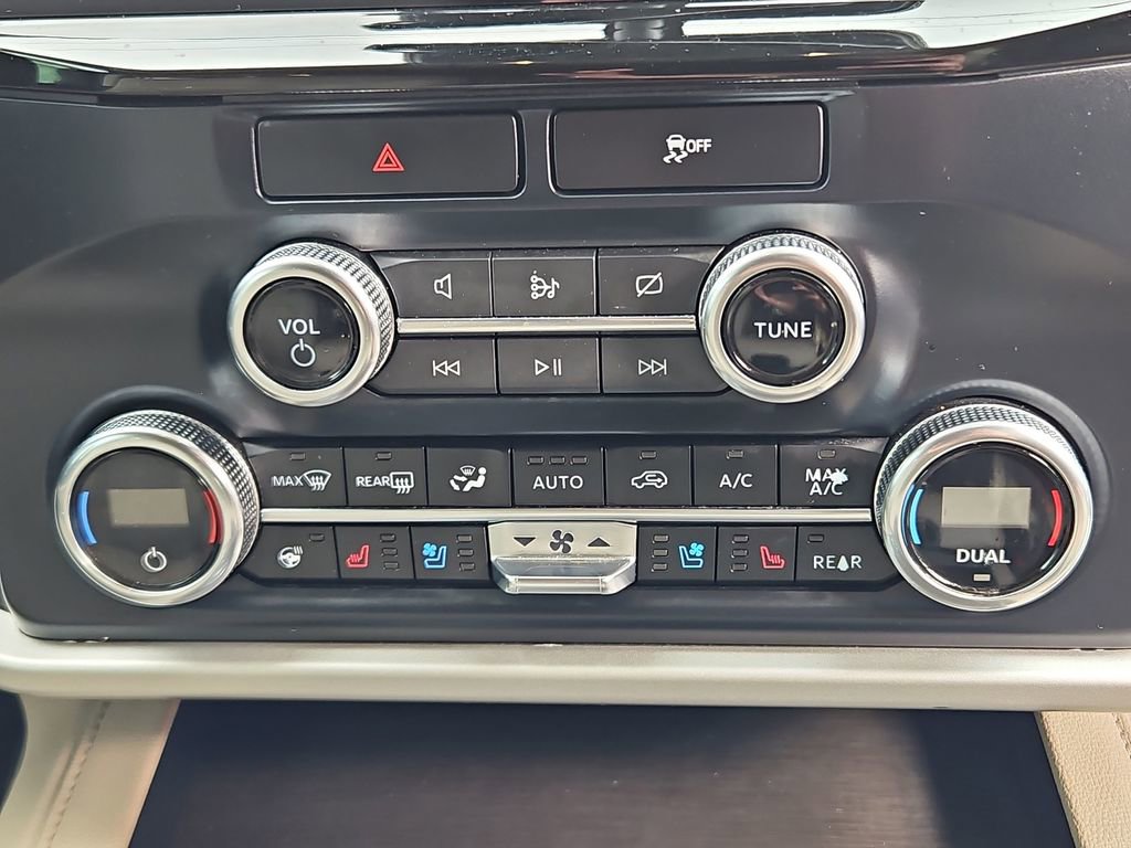Used 2023 Ford Expedition Limited image 8