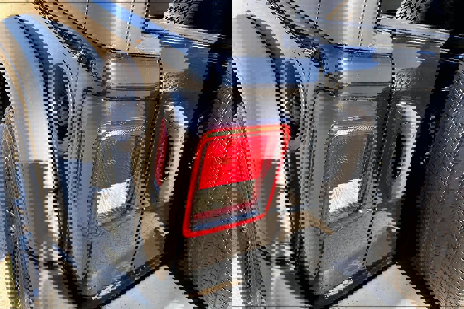 Used 2023 Jeep Wrangler Unlimited Sport image 29