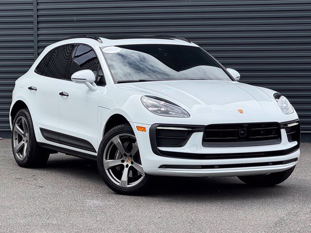 Certified 2023 Porsche Macan AWD/4WD image 9