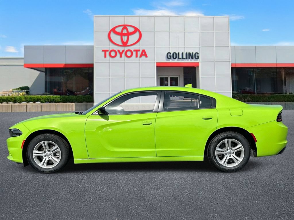 Used 2023 Dodge Charger SXT RWD image 2