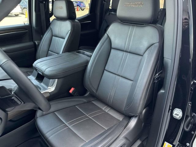 Used 2025 Chevrolet Silverado 1500 High Country w/ High Country Premium Package AWD/4WD image 19
