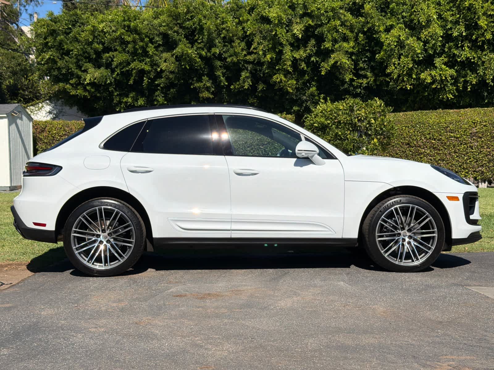 New 2026 Porsche Macan AWD/4WD image 9