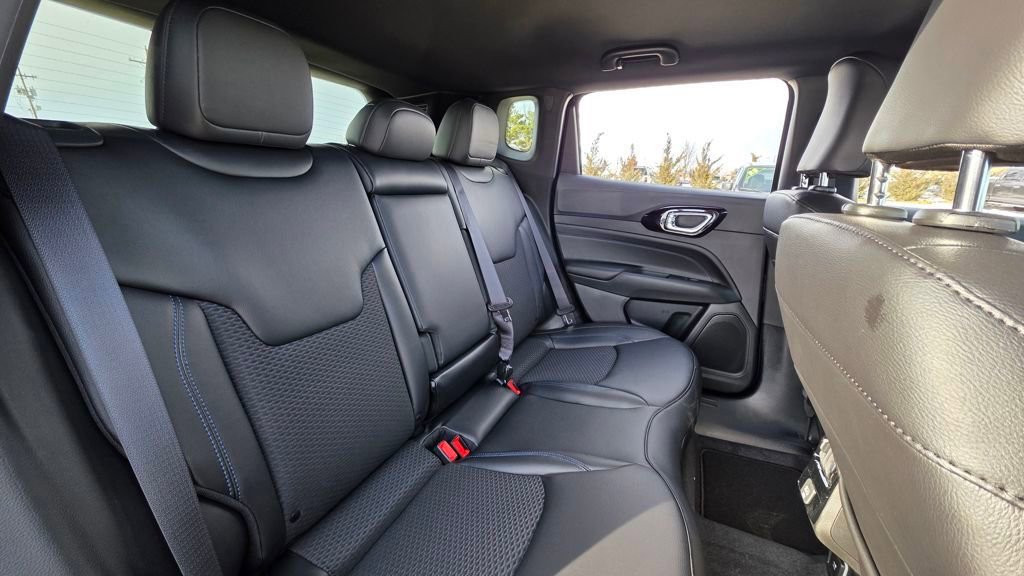 New 2026 Jeep Compass Latitude image 14