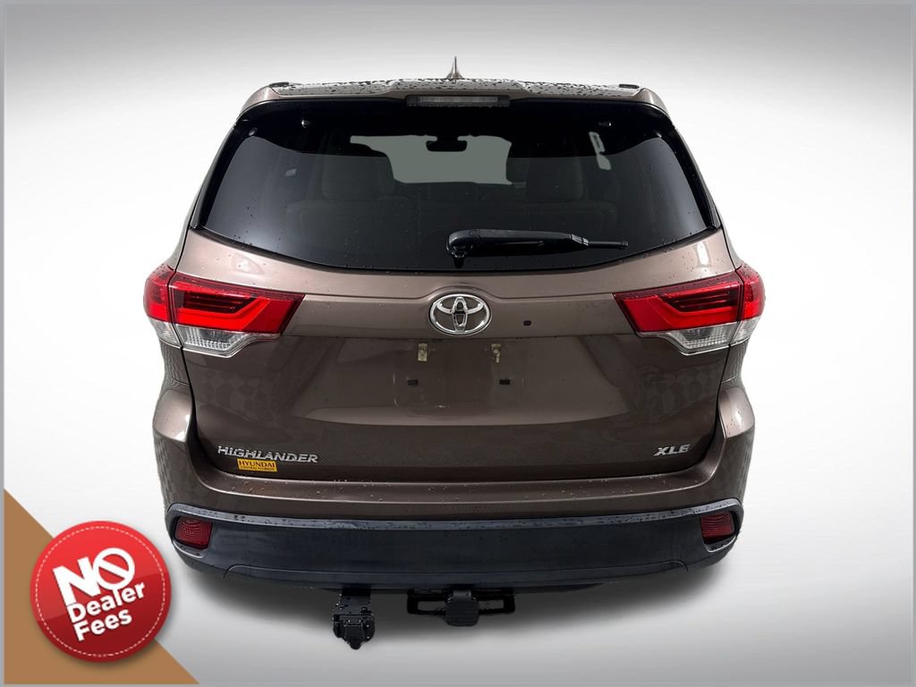 Used 2017 Toyota Highlander XLE FWD image 5