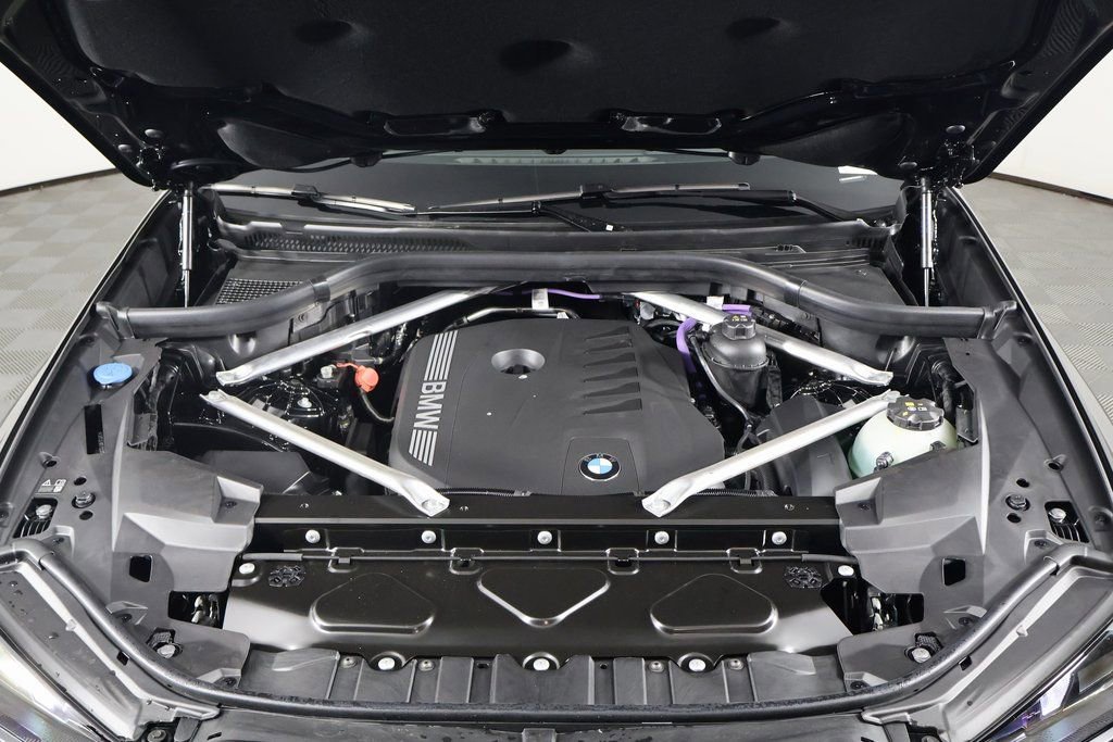 New 2026 BMW X5 sDrive40i w/ M Sport Package image 9