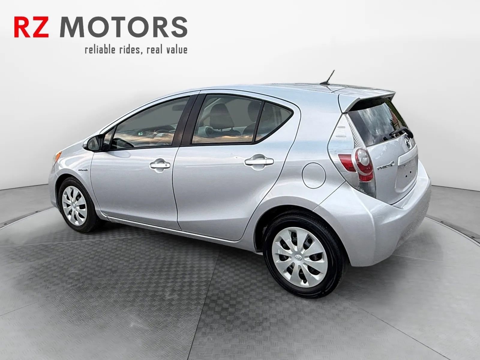 Used 2012 Toyota Prius C Two FWD image 3