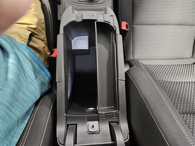 Used 2024 GMC Terrain SLE image 30