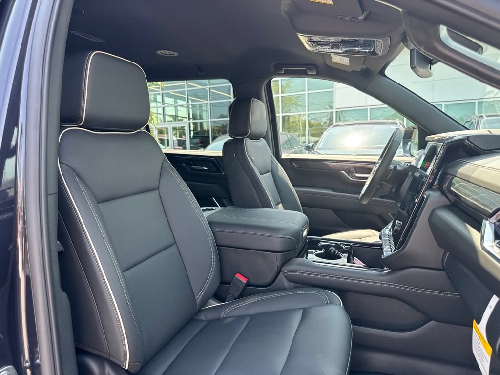 New 2026 GMC Yukon XL Elevation w/ LPO, Elevation Black Package RWD image 19