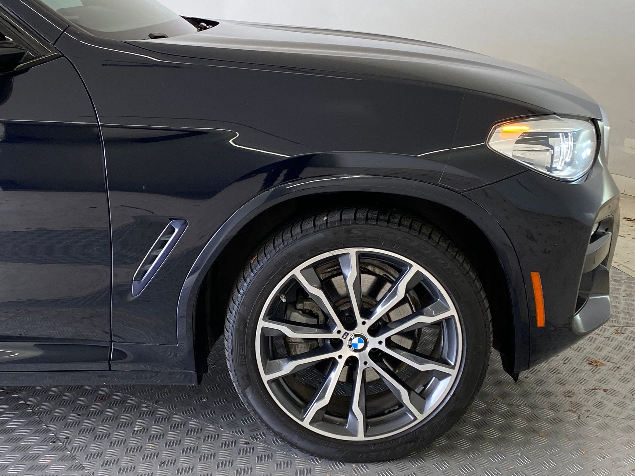 Used 2018 BMW X3 xDrive30i w/ M Sport Package image 10