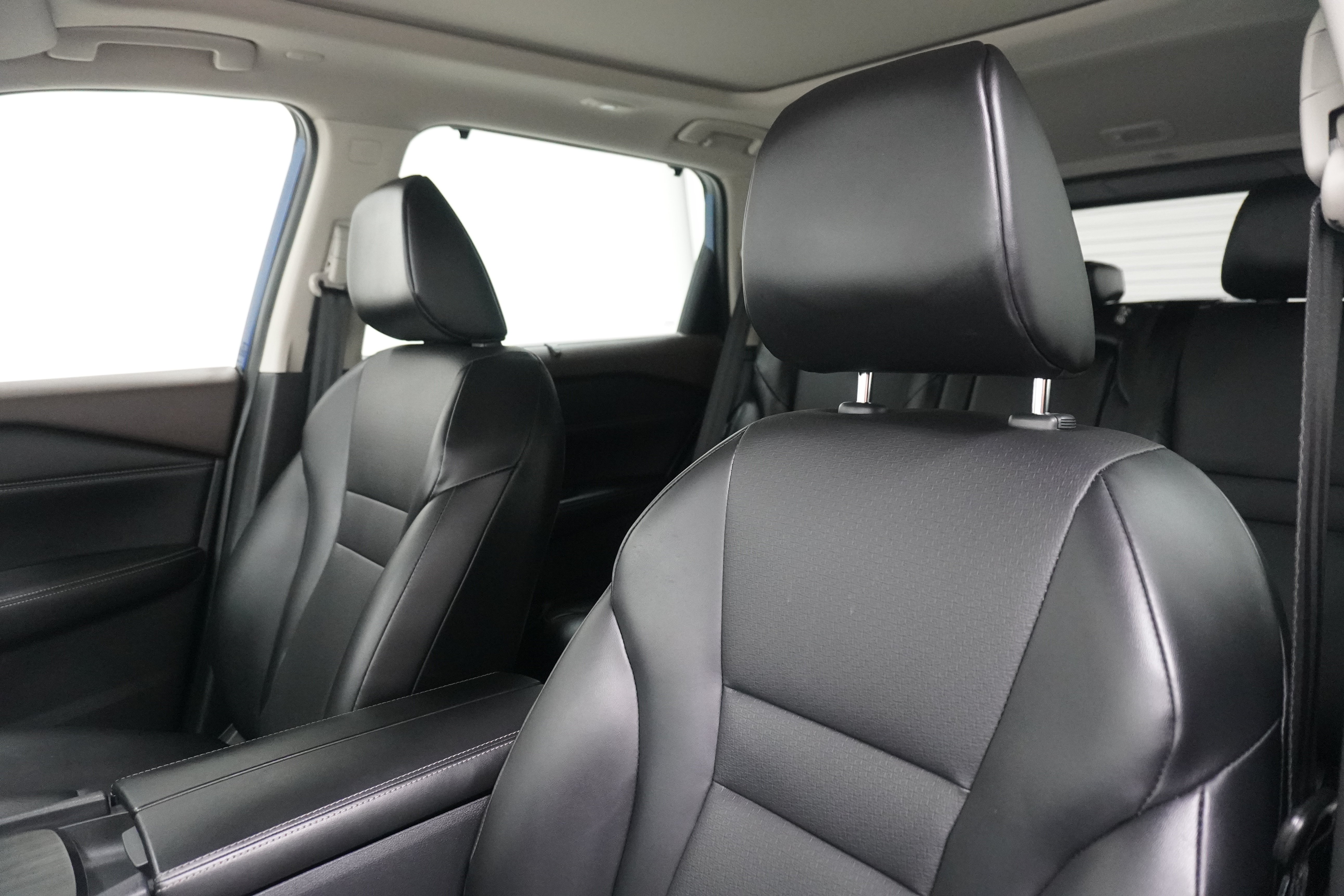 Used 2023 Nissan Rogue SV w/ SV Premium B Package FWD image 11