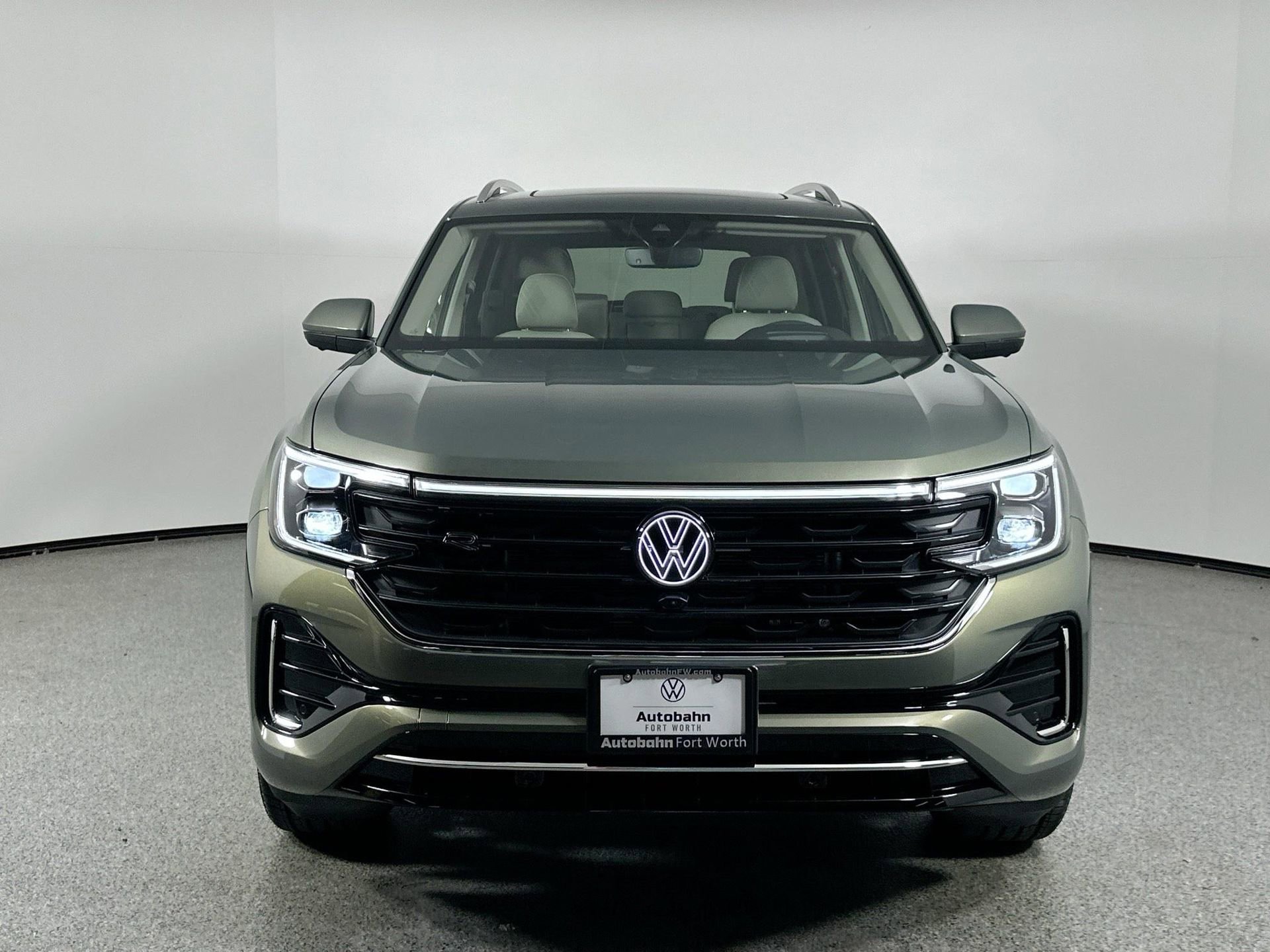 New 2026 Volkswagen Atlas SEL Premium R-Line image 2
