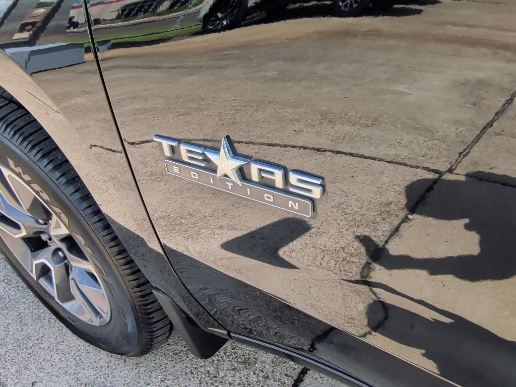 Used 2020 Chevrolet Silverado 1500 LT w/ Texas Edition RWD image 46