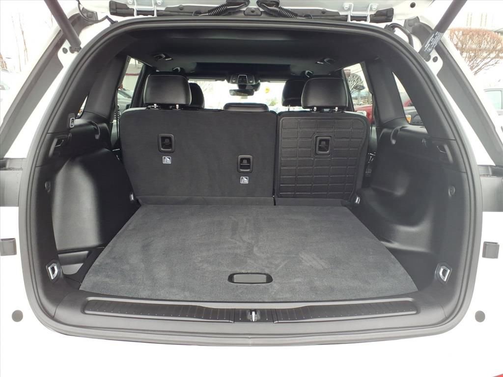 Certified 2025 Jeep Grand Cherokee Altitude image 18