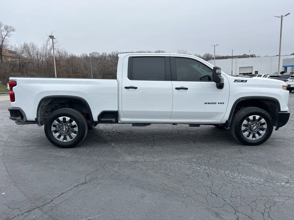 Used 2024 Chevrolet Silverado 2500 Custom w/ Custom Convenience Package image 4