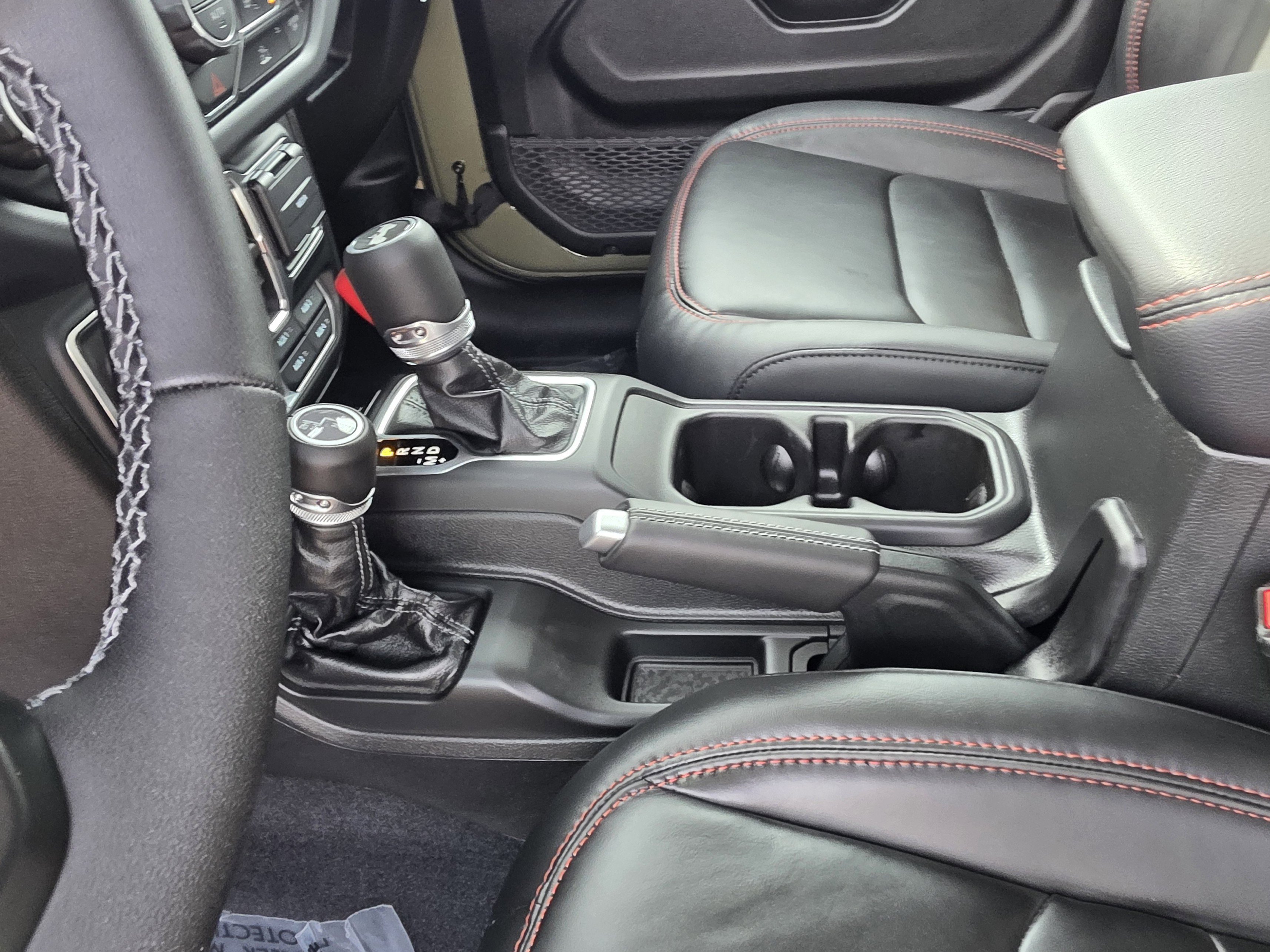 New 2026 Jeep Wrangler Unlimited Rubicon w/ Technology Group AWD/4WD image 13