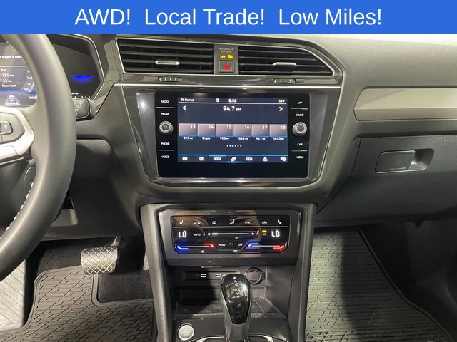 Used 2024 Volkswagen Tiguan SE w/ Panoramic Sunroof Package AWD/4WD image 16