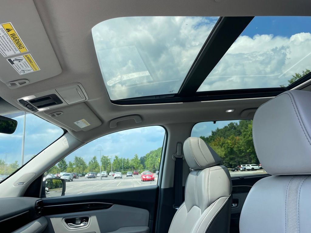 Certified 2025 Honda Pilot Touring image 32