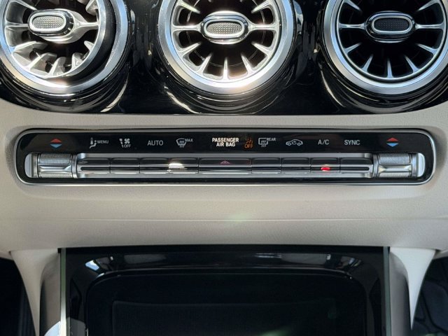 Used 2022 Mercedes-Benz GLA 250 4MATIC w/ Premium Package Lite image 21