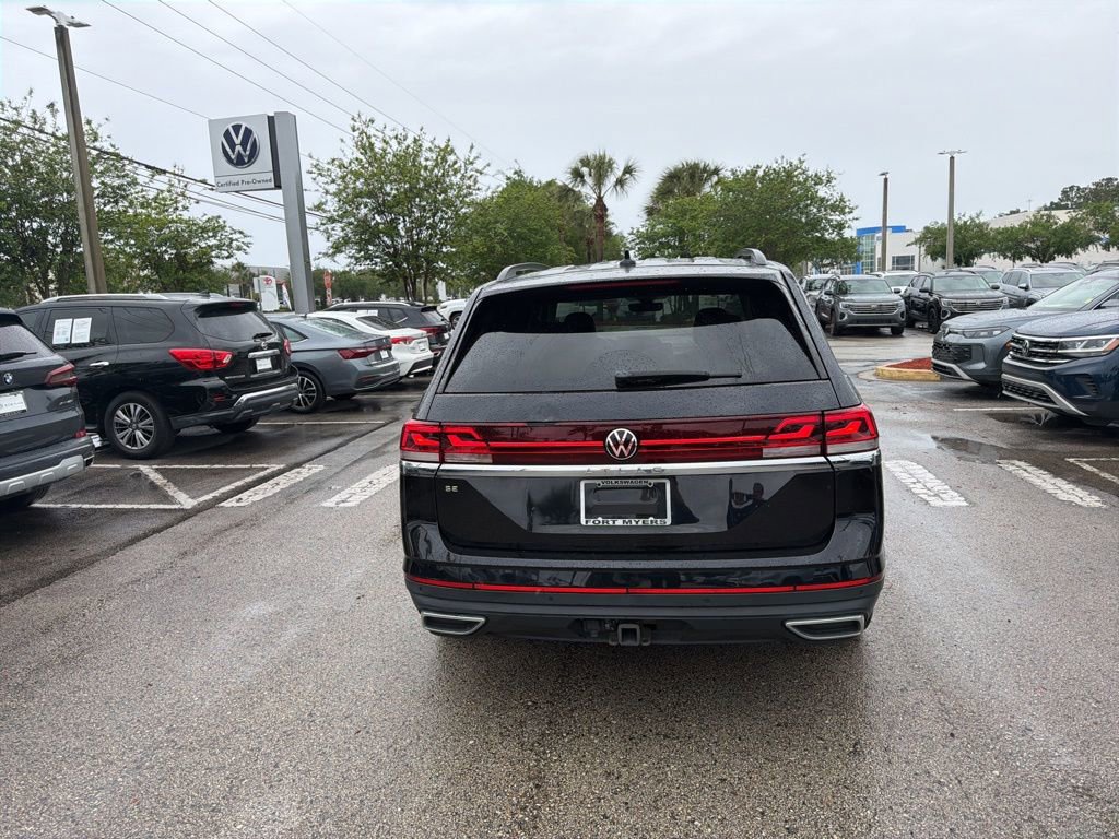 Used 2024 Volkswagen Atlas SE w/ Panoramic Sunroof Package FWD image 7