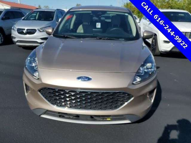 Used 2020 Ford Escape SE image 9