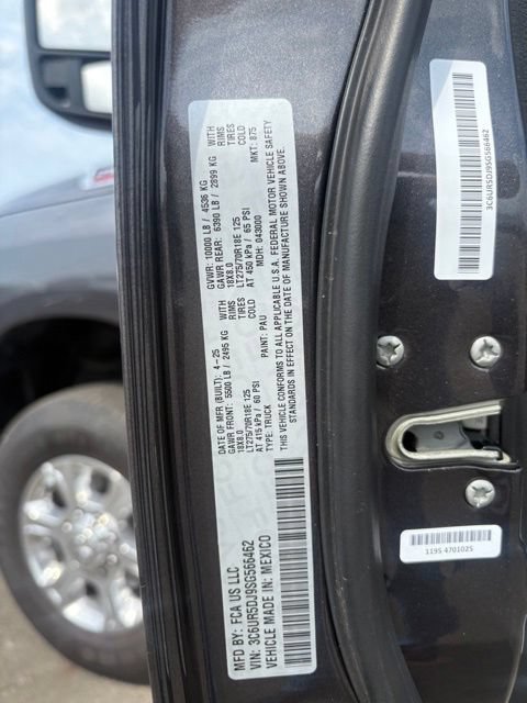 Used 2025 RAM 2500 Big Horn AWD/4WD image 32
