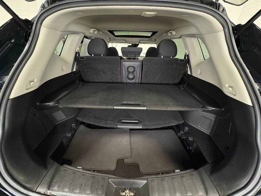 Used 2020 Nissan Rogue SV image 24