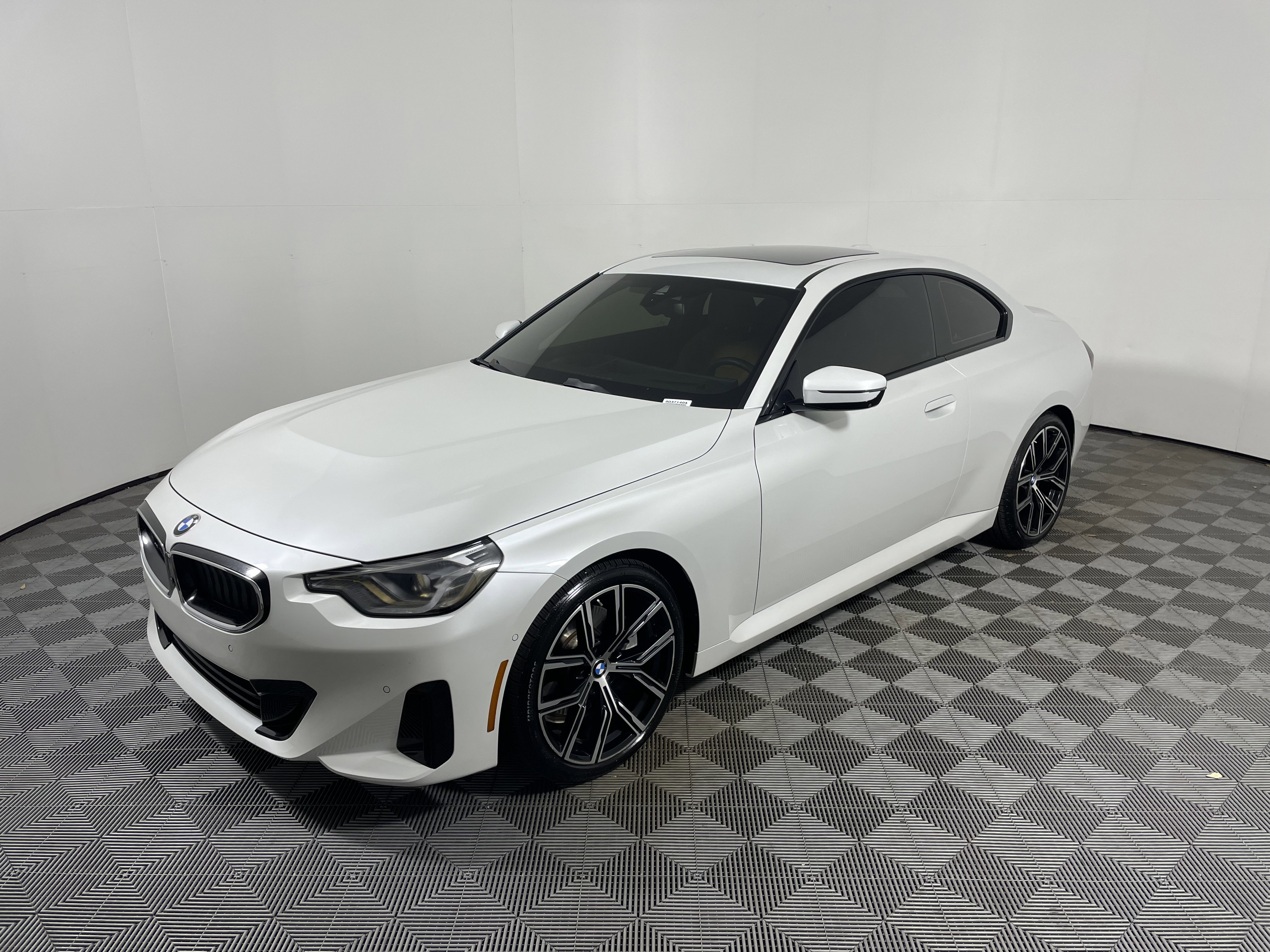 Used 2023 BMW 230i Coupe w/ Premium Package image 9