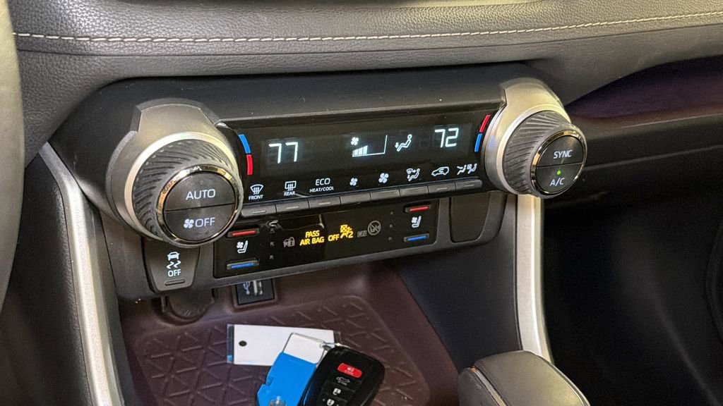 Used 2023 Toyota RAV4 Limited image 29