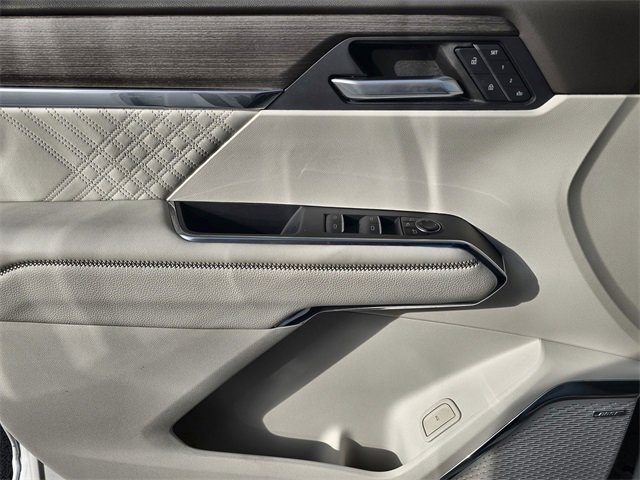 Used 2024 GMC Acadia Denali w/ Super Cruise Package image 19