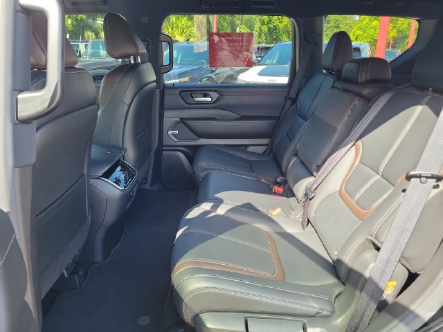 Certified 2025 Nissan Armada SL AWD/4WD image 13