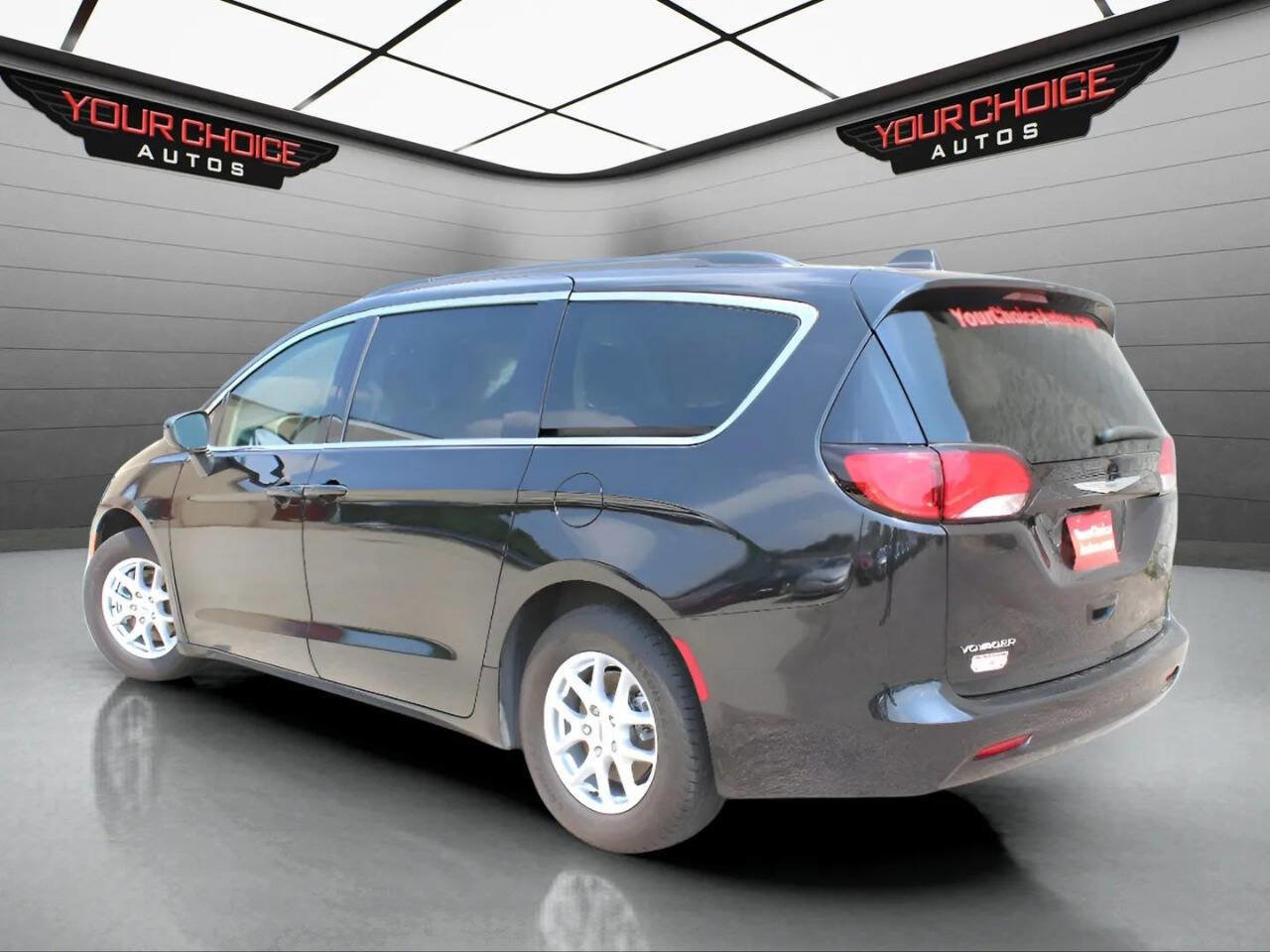 Used 2021 Chrysler Voyager Lxi image 3