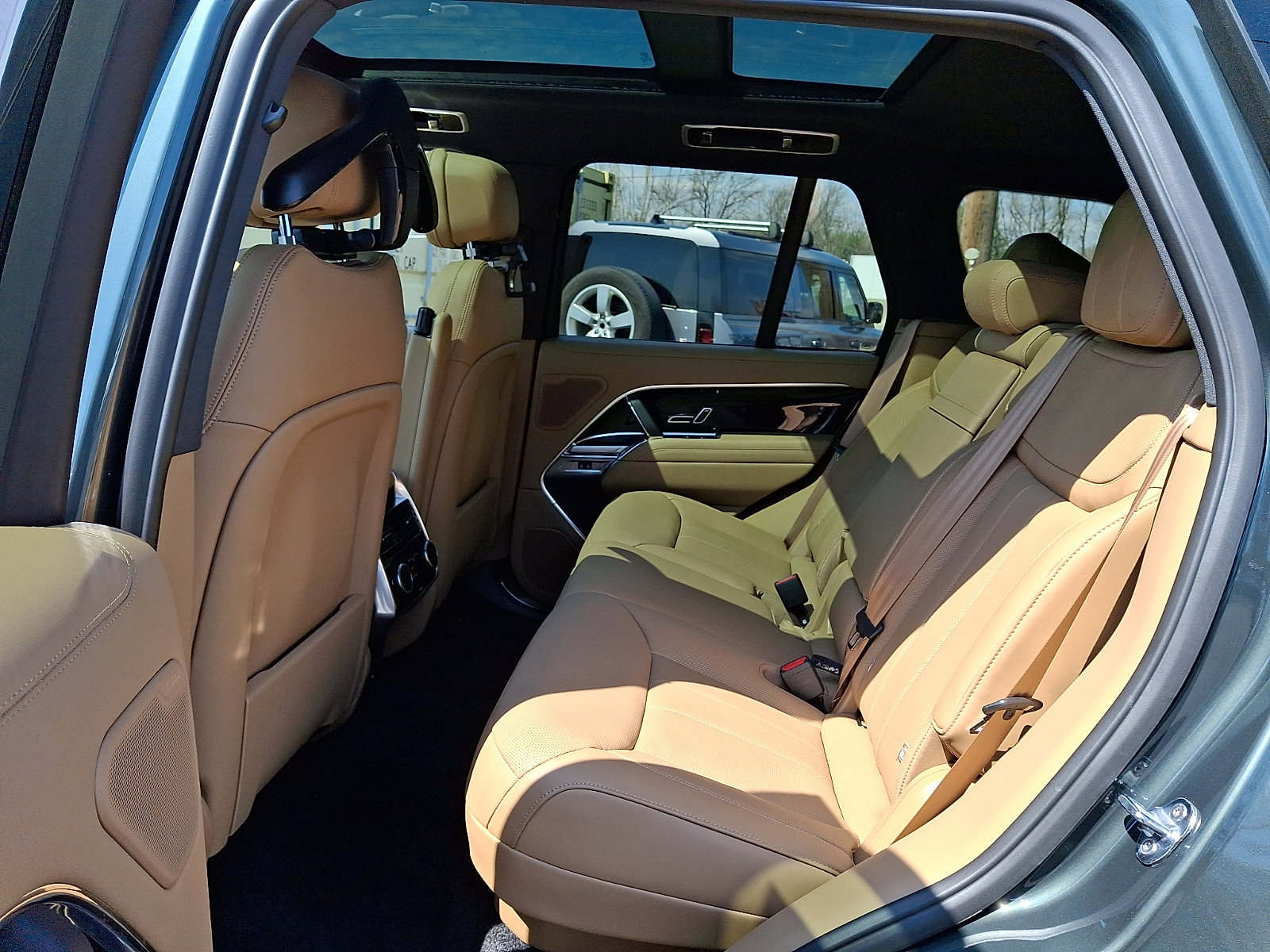 New 2026 Land Rover Range Rover SE image 5