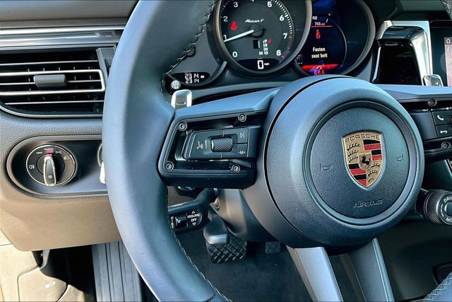 Used 2026 Porsche Macan AWD/4WD image 11