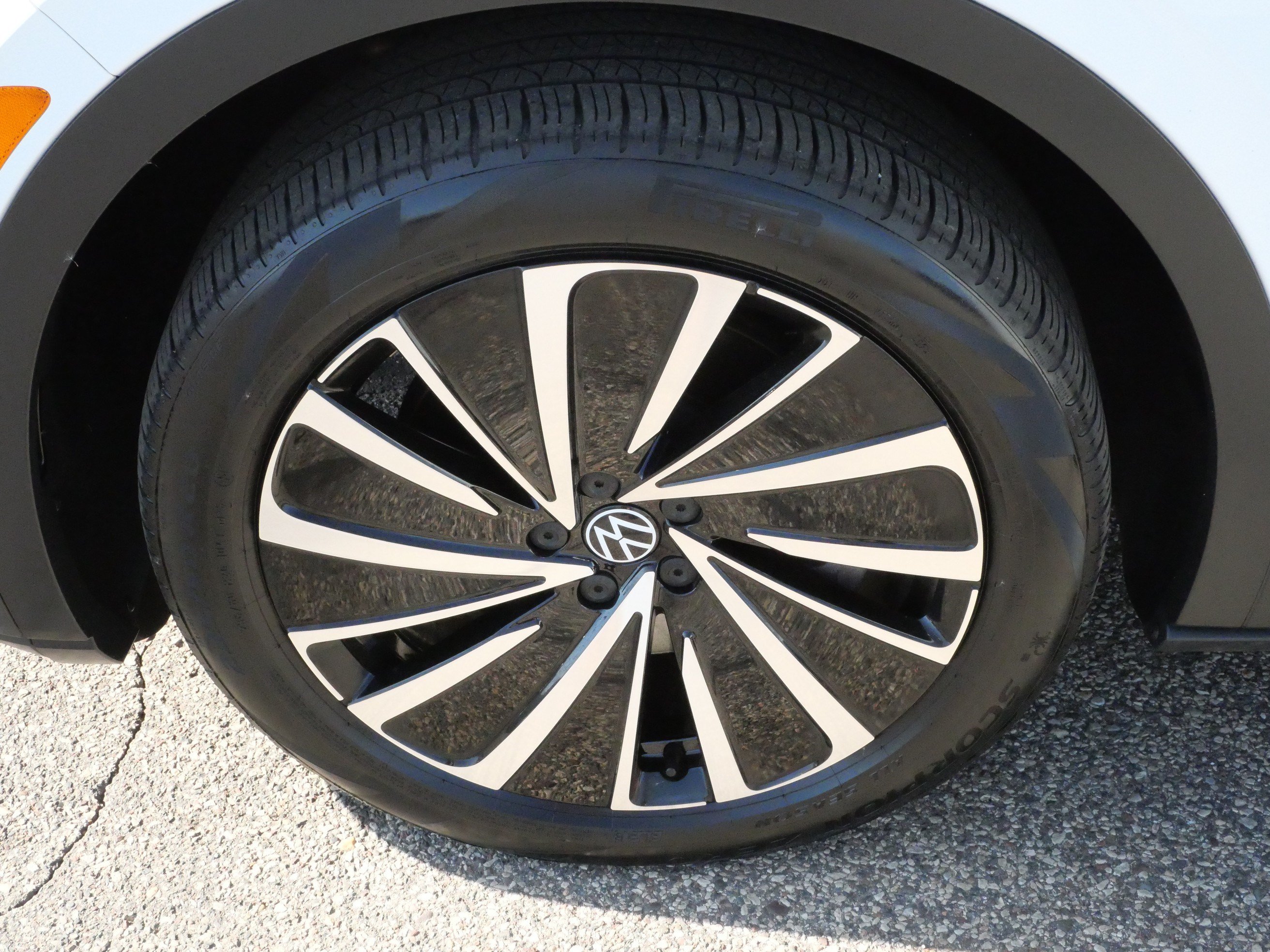 Certified 2024 Volkswagen ID.4 Pro AWD/4WD image 15