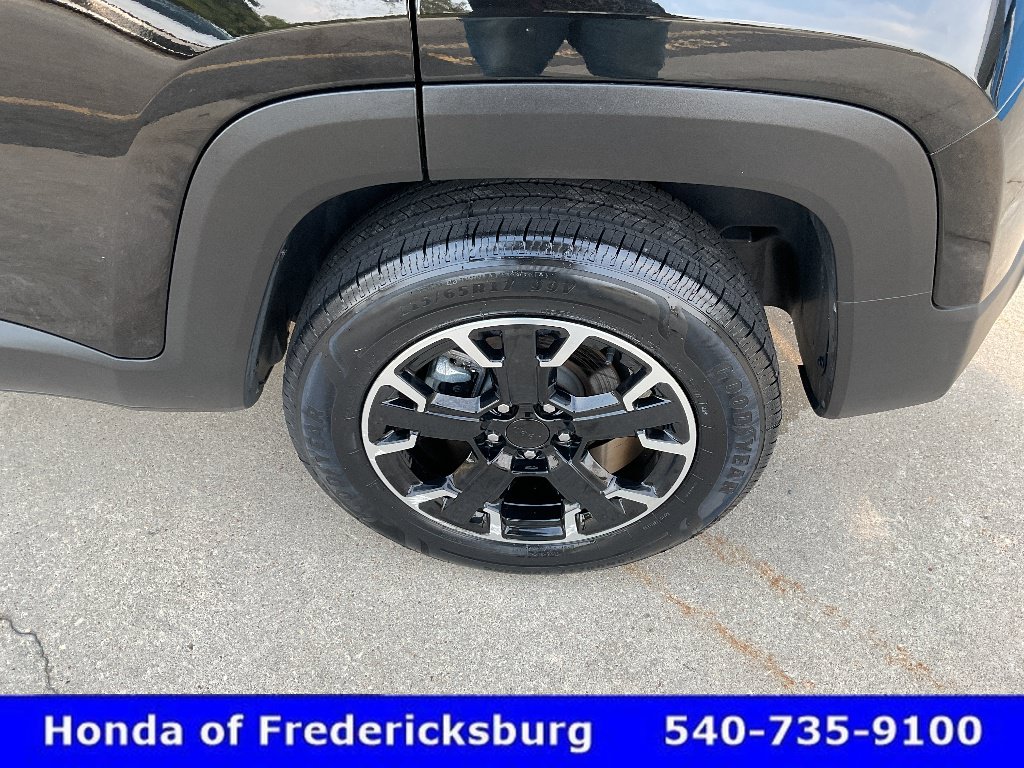 Used 2023 Jeep Renegade Latitude AWD/4WD image 11