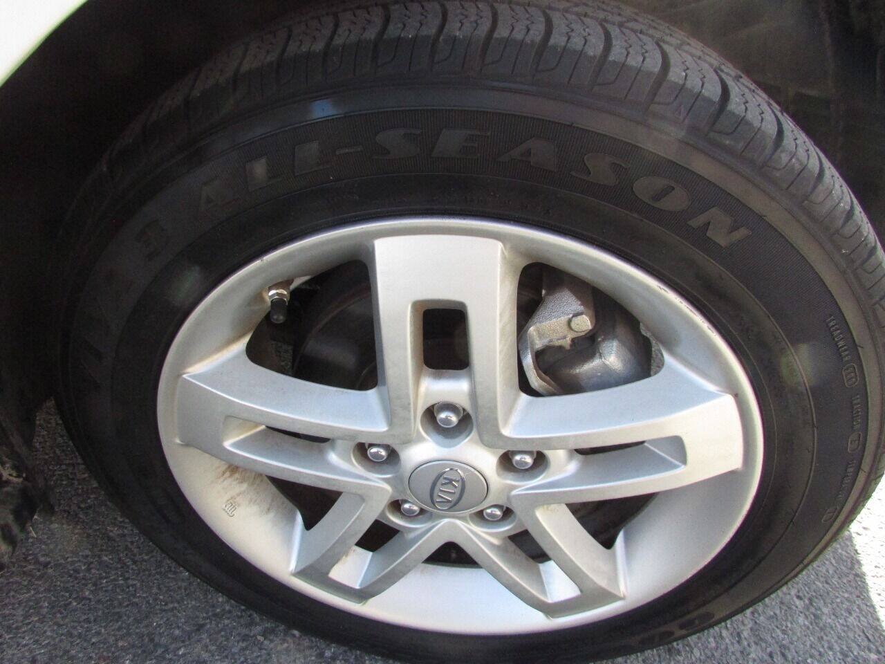Used 2011 Kia Soul + w/ Audio Pkg FWD image 42