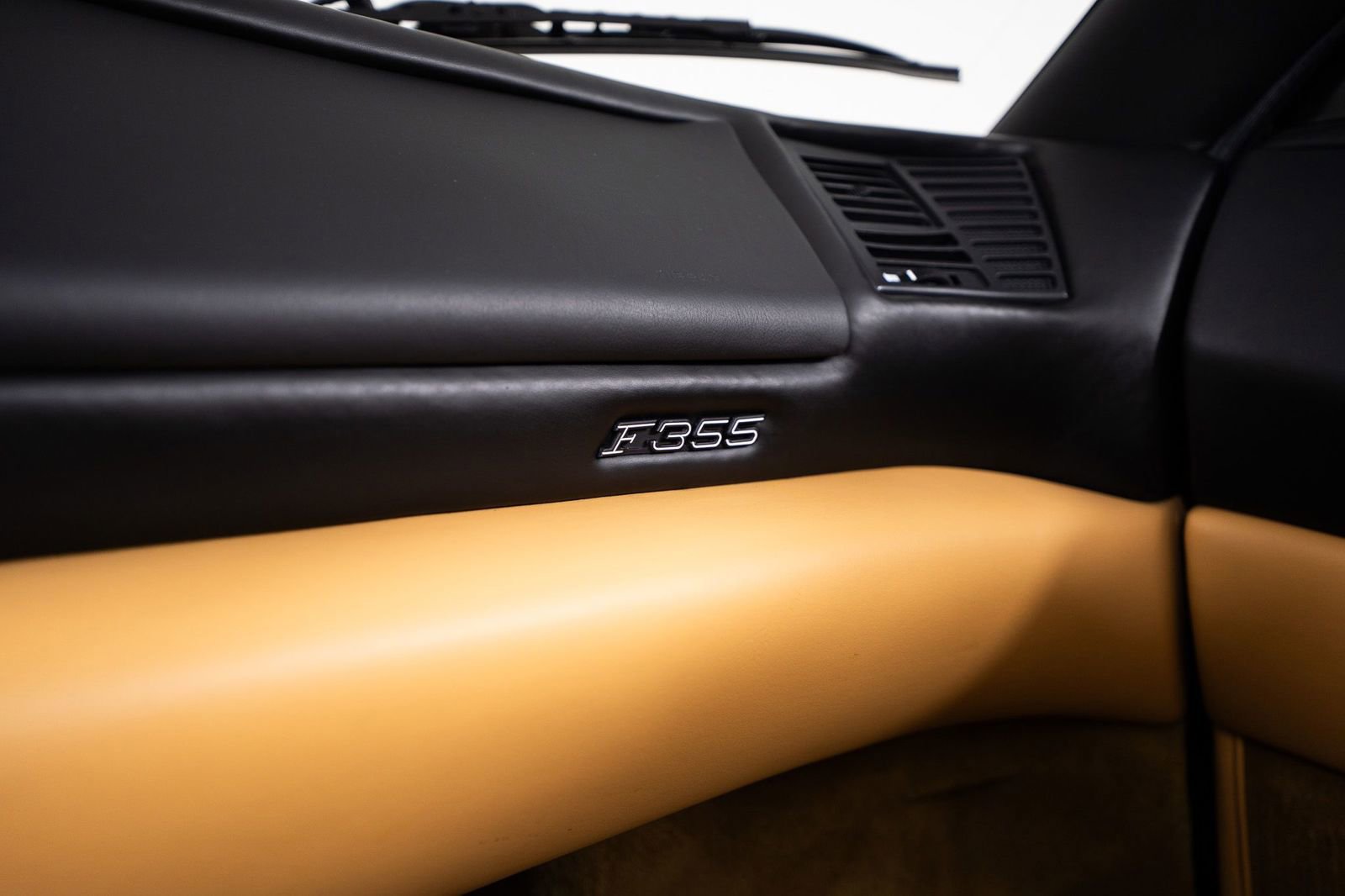 Used 1997 Ferrari F355 Spider image 39