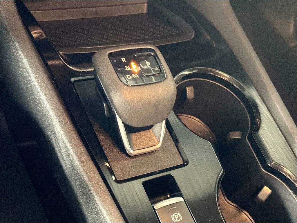 Used 2022 Nissan Rogue SV image 17