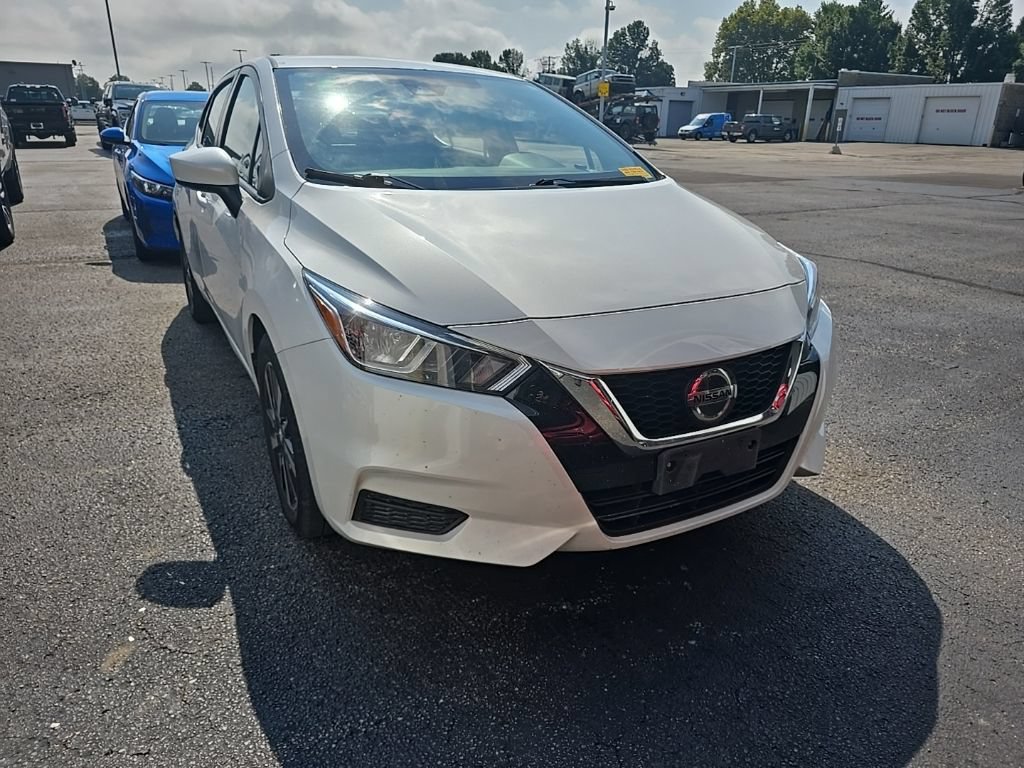 Used 2022 Nissan Versa SV FWD image 1